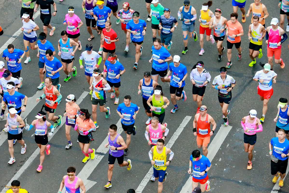 Over 30,000 take part in Guangdong marathons