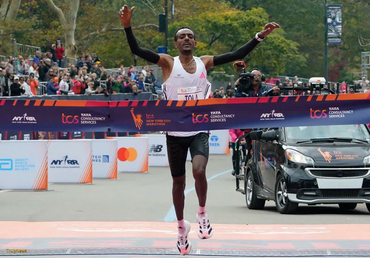 Tola powers to New York Marathon win, Obiri pips Gidey