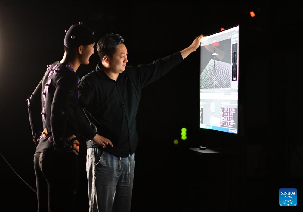 Pic story: digital twin technicians in N China’s Tianjin