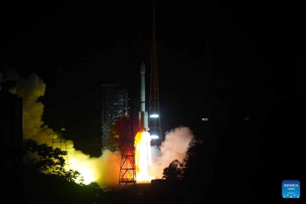 China launches communication satellite for Pakistan