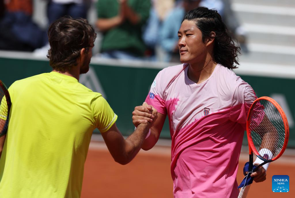 Men’s doubles 2nd round match at French Open: Zhang Zhizhen vs. Tomas Machac