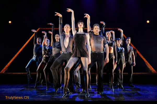 Chicago: The Musical takes to the stage in Shanghai