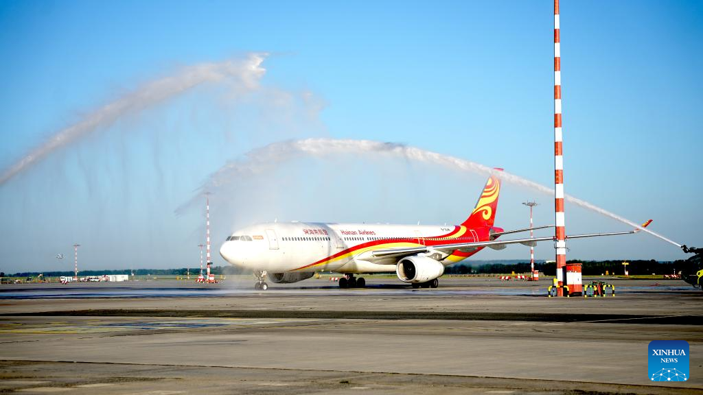 Direct flights resume between Beijing, Prague