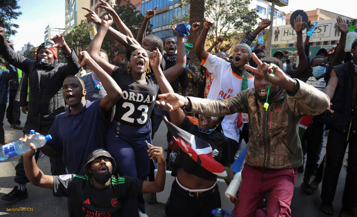 5 shot dead as anti-tax hike protests spread in Kenya