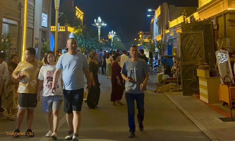 Thriving night economy in Xinjiang reflects regional safety, prosperity