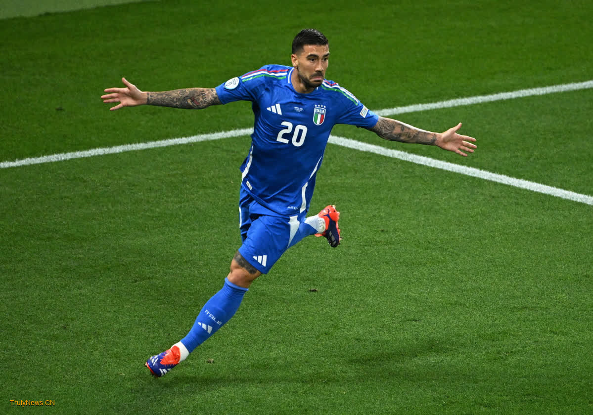 Italy face Swiss test after stumbling into Euros last 16