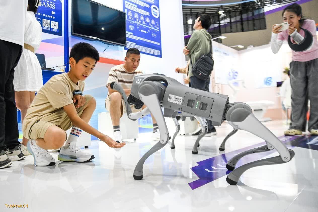 Shanghai strives for high-quality development of AI industry