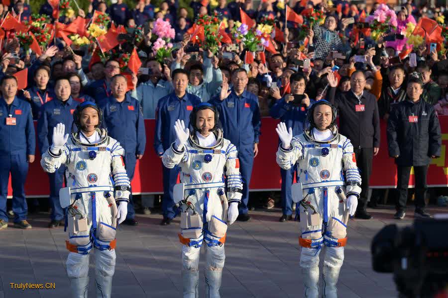 China honors Shenzhou-17 mission astronauts with medals