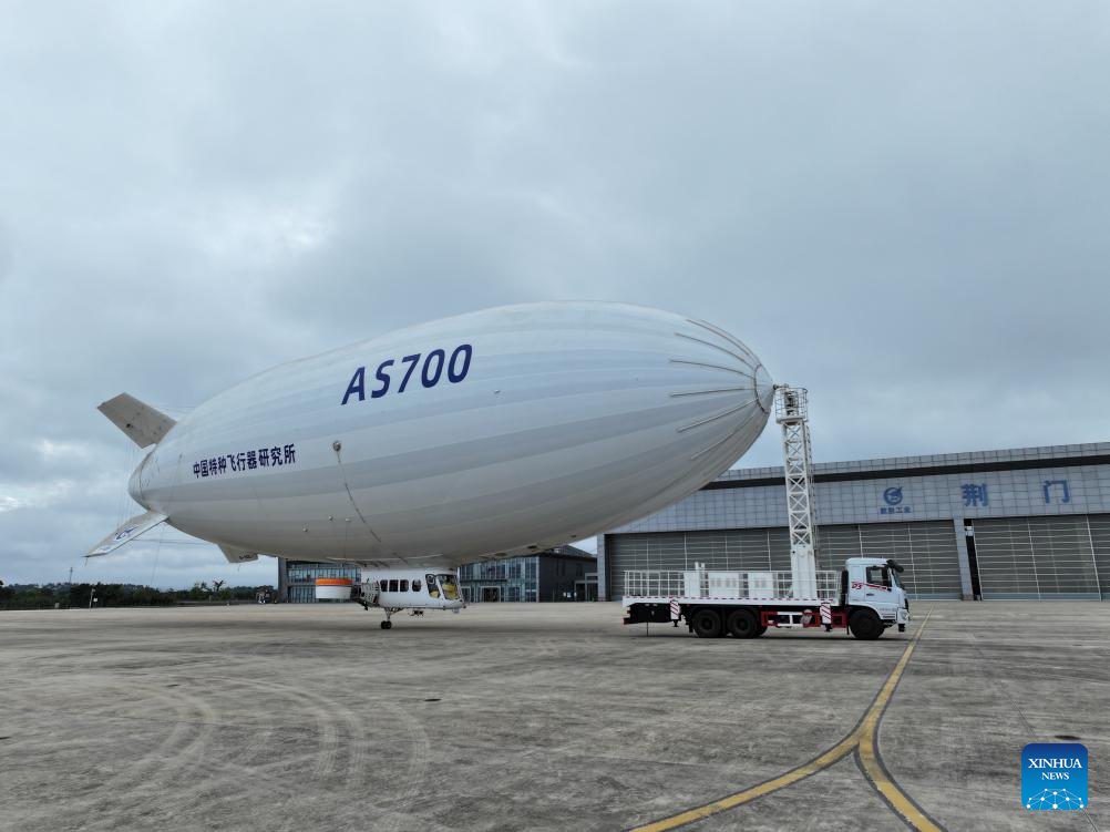 China’s AS700 manned airship completes low-altitude demo flight