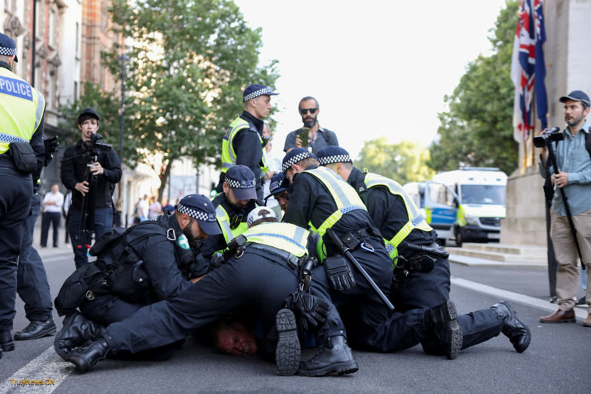 UK PM condemns far-right for violent demonstrations after Southport stabbing