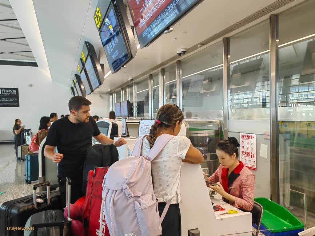 China announces pilot to further optimize payment services for foreign travelers