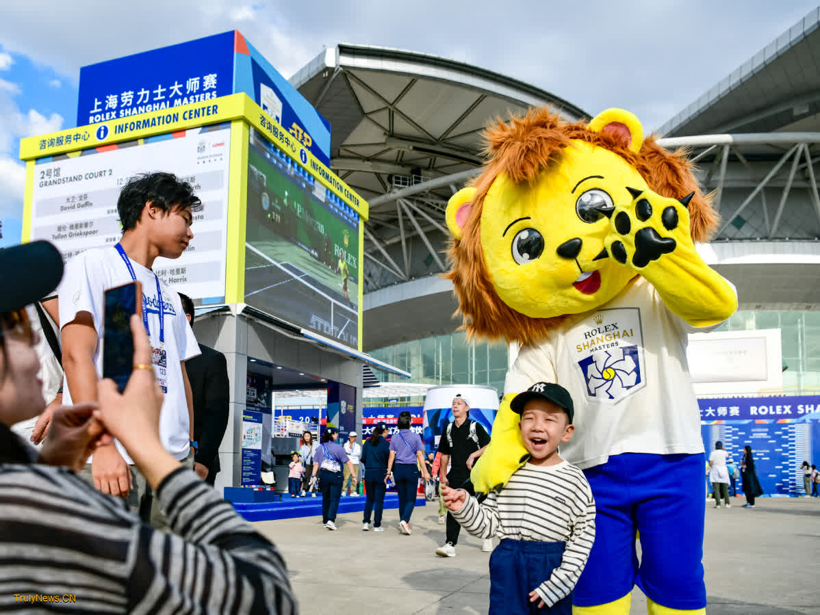 Master of Shanghai: Fans flood Djokovic with love