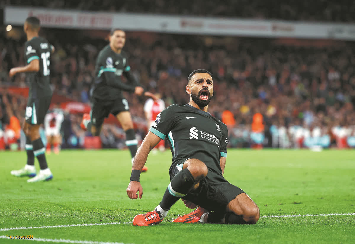 Liverpool battles back to draw at Arsenal, as United loses again