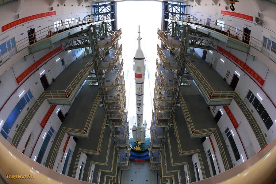 Weather favorable for launching Shenzhou-19 crewed spaceship: launch center