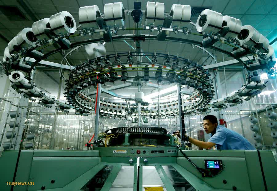 China’s manufacturing sector resumes expansion in October