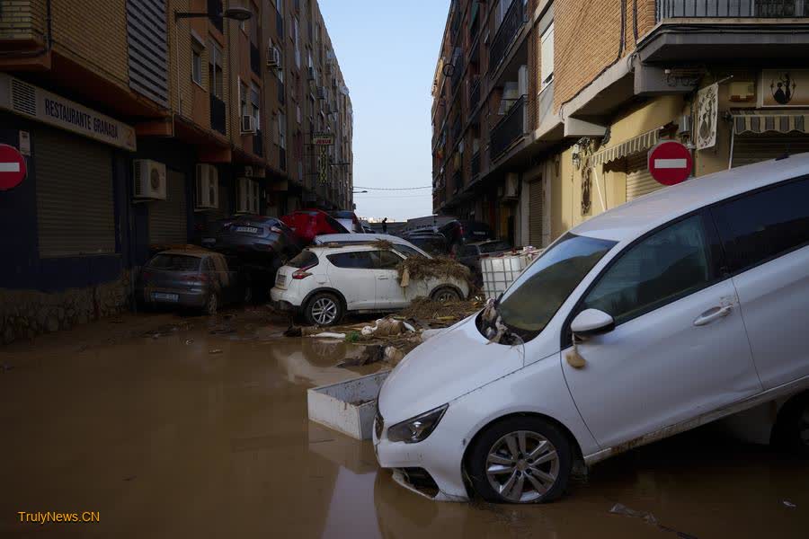 Death toll in Spanish floods rises to 202: emergency service