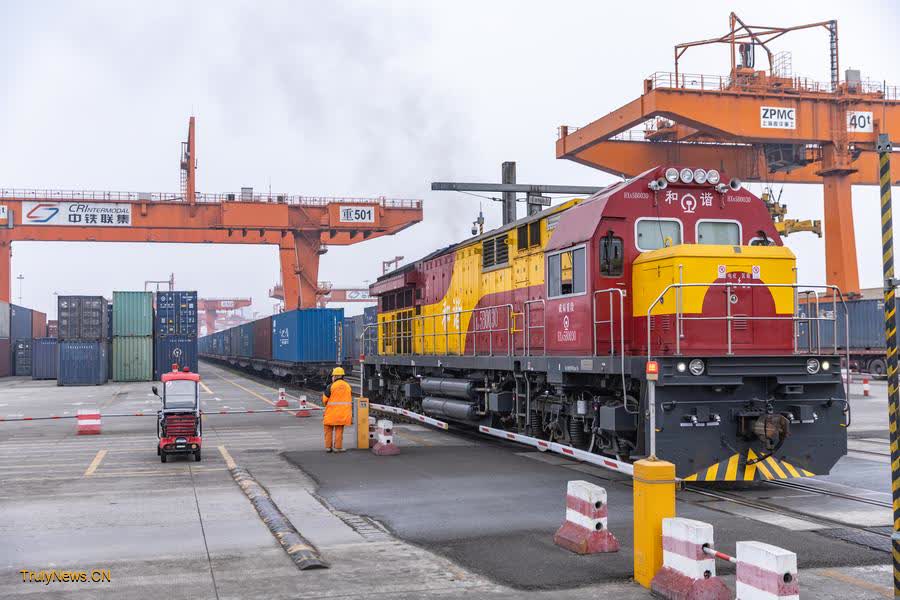 China-Europe freight-train service hits milestone, boosts EU trade, says German logistics leader