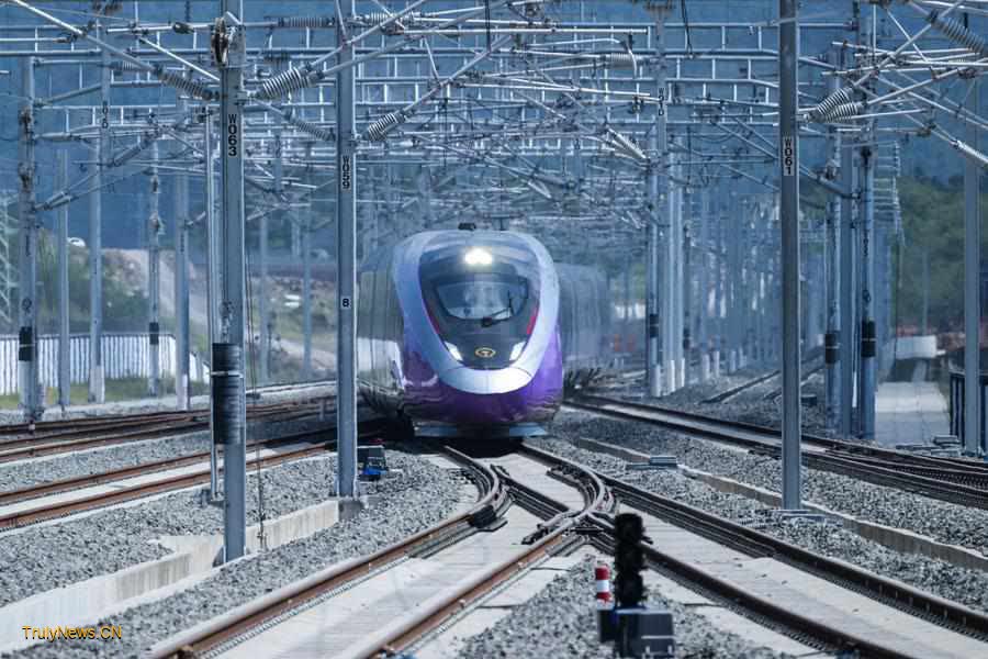 Chinese researchers design solution for stable communication on ultra-high-speed trains