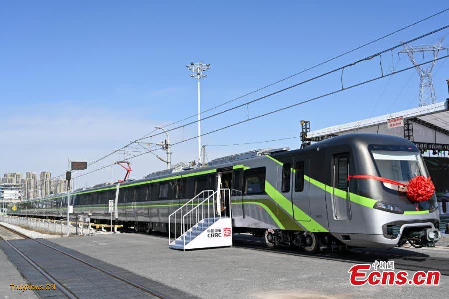 Guangzhou unveils green, intelligent urban rail train