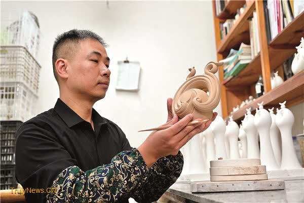 Artisan makes pottery the name of the game