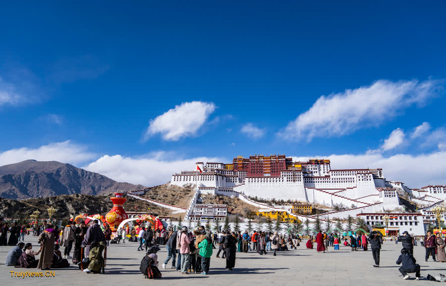 Culinary, cultural delights at Lhasa’s Wanda Plaza