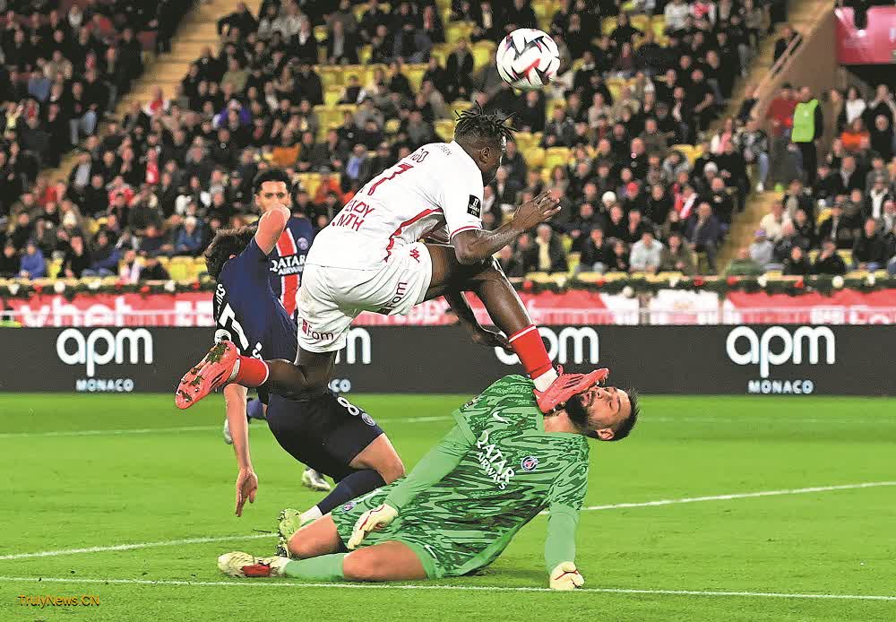 PSG wins 4-2 thriller in Monaco but loses Donnarumma to facial injury